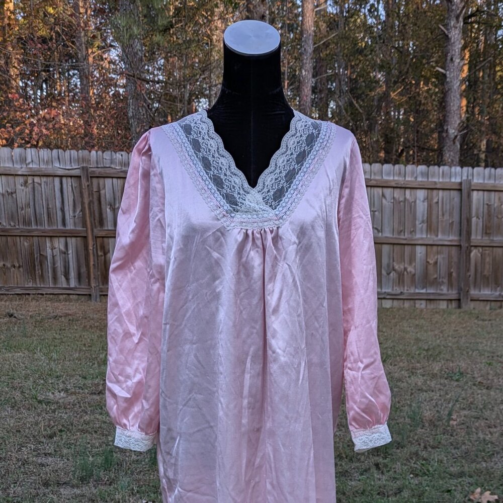 Vintage Kathryn baby pink night gown Women's M